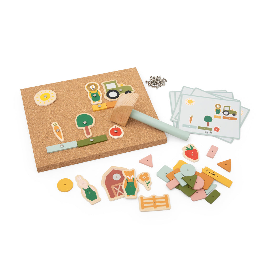 Juego creativo con martillo de madera granja Trixie
